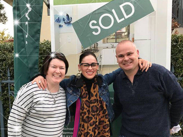 Melissa Cavers from Maplefly Money Central Coast and clients outside their sold home